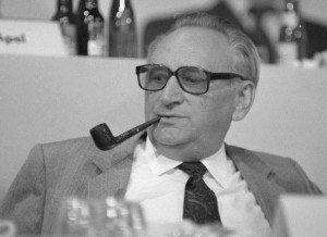 Egon Bahr 1988 auf dem SPD-Bundesparteitag in Münster.